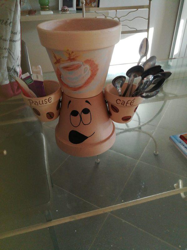 pot en terre cuite decore